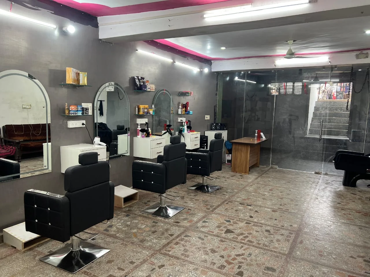 THE SHAH HAIR ZONE in Dausa