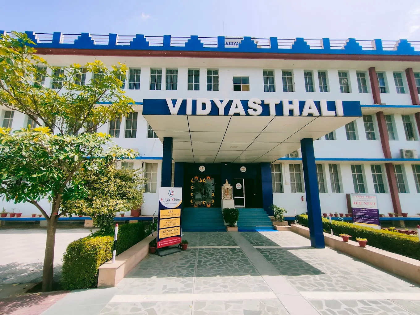 vidyasthali public school logo